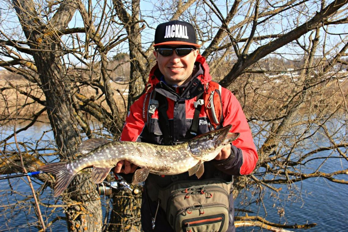pike fishing in autumn.5