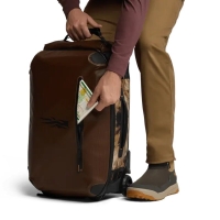 Чемодан на колесиках SITKA Drifter Carry On 35L цвет Coyote / Optifade Marsh превью 5
