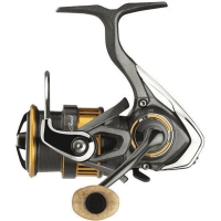 Катушка безынерционная DAIWA 22 Silvercreek X LT 2000S-XH
